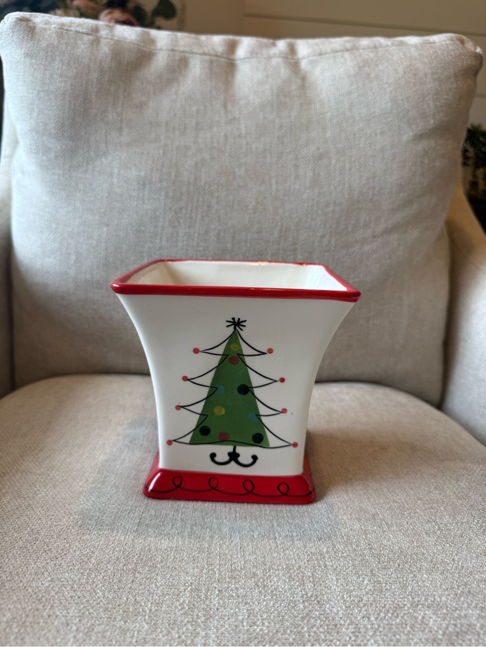 FDT Holiday Ceramic Christmas Tree Vase/Planter - Red and Green